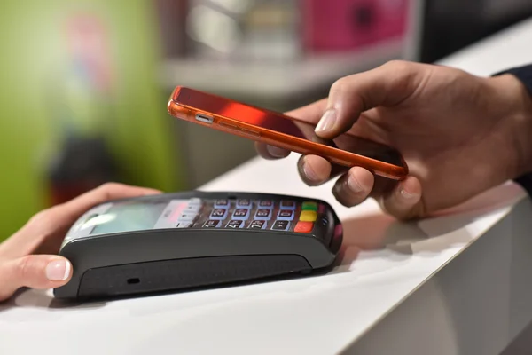 Direct payment with smartphone
