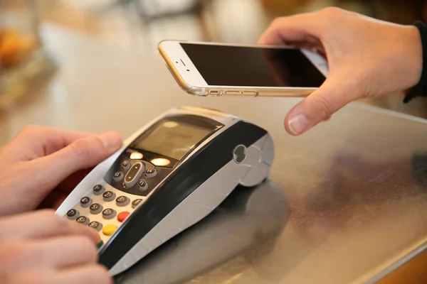 Payment transaction with smartphone