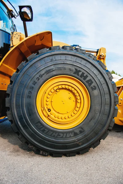 Michelin tire on Liebherr tractor