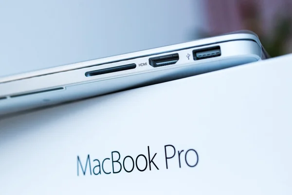 Apple MacBook Pro unboxing