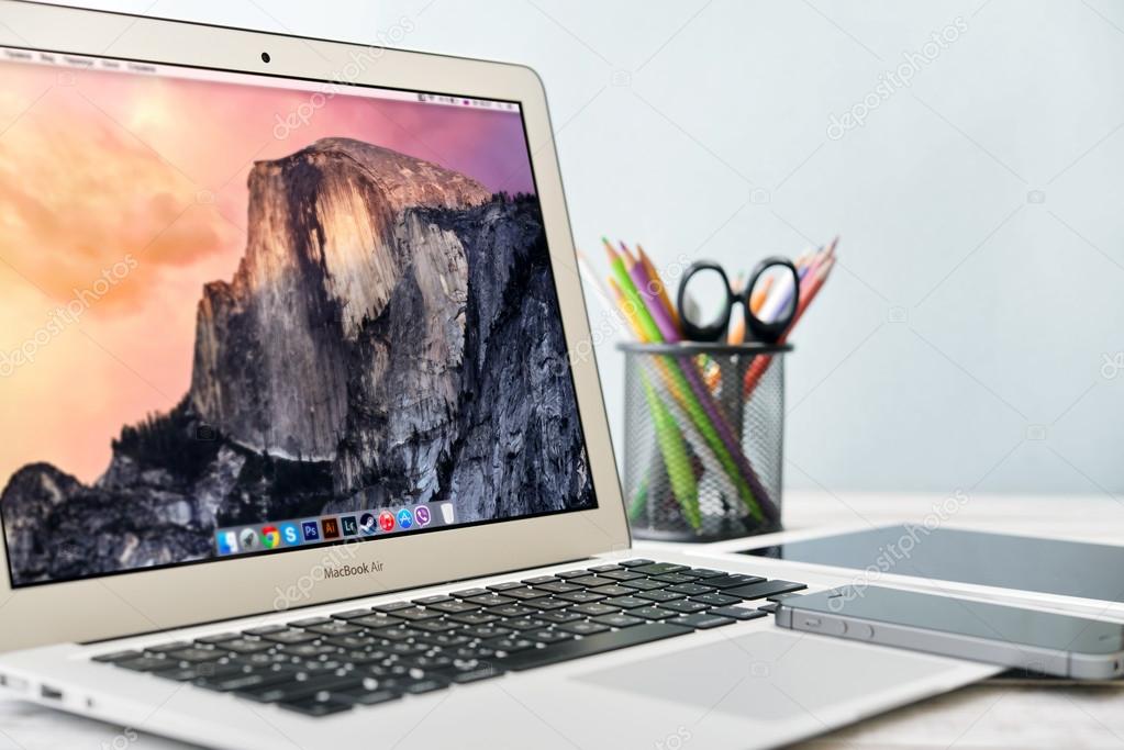 Apple MacBook Air Early 2014 – Stock Editorial Photo © tashka2000 #64792951