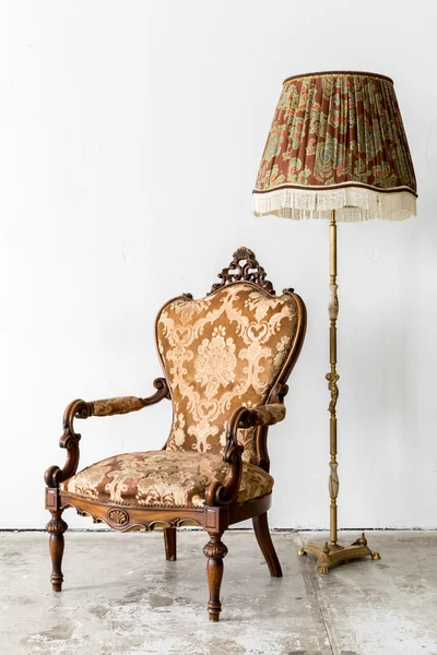 Brown Royal Chair with lamp