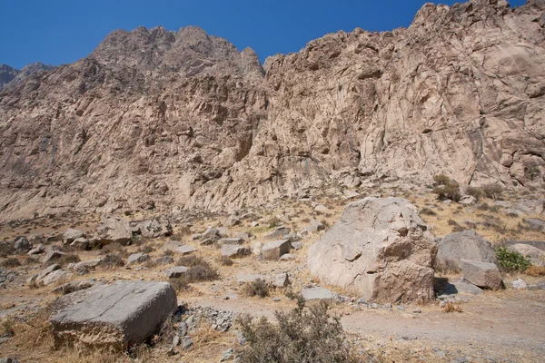 Walls destroyed in the valley of the Middle East