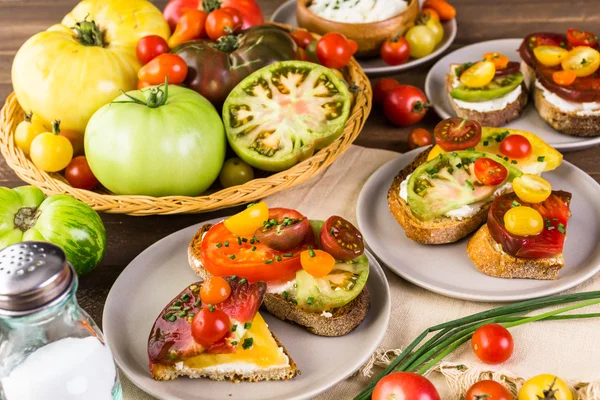 Heirloom Tomatoes sandwiches