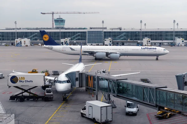 MUNICH, GERMANY, SEPTEMBRE 2014: Lufthansa airbus airplane parke