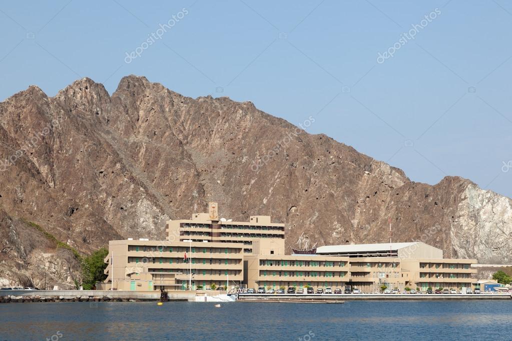 http://ko.depositphotos.com/99677908/stock-photo-naval-base-in-muscat-oman.html 무스카트, 오만에서 해군 기지 – 스톡 사설전용 사진 © philipus #99677908