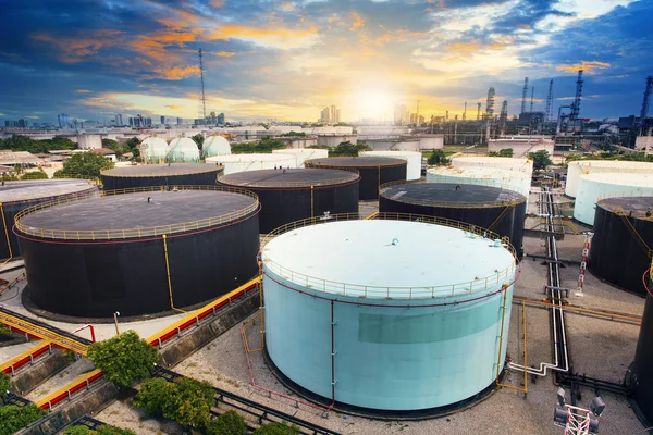 Oil storage tank in petrochemical refinery industry plant in pet