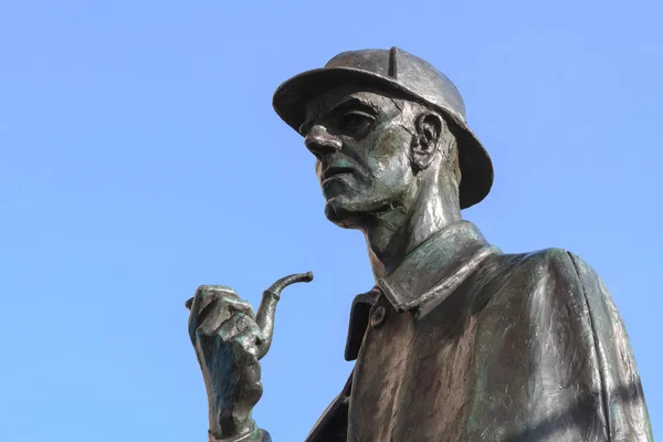 Sherlock Holmes sculpture in London