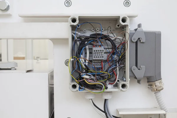 Electric distribution box