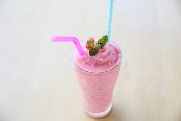 Strawberry milk shake