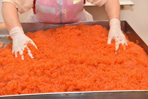 Processing of salmon caviar