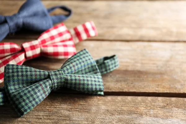 Different bow ties