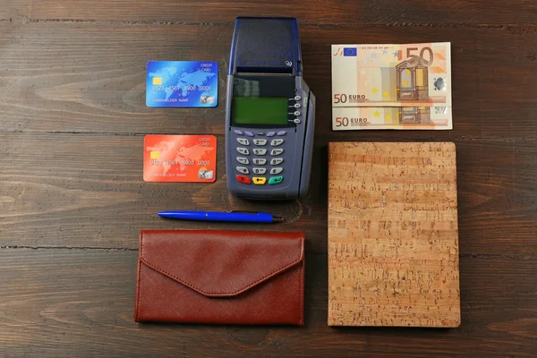 Credit cards with card register and banknotes