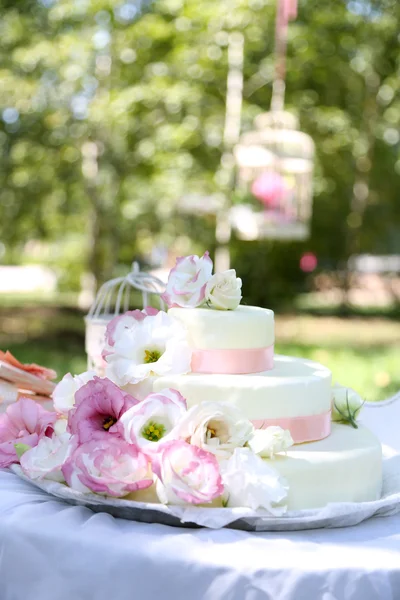 Wedding cake with flowers