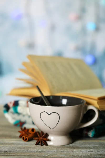 组成与热的饮料杯 - 图库照片belchonock#6109