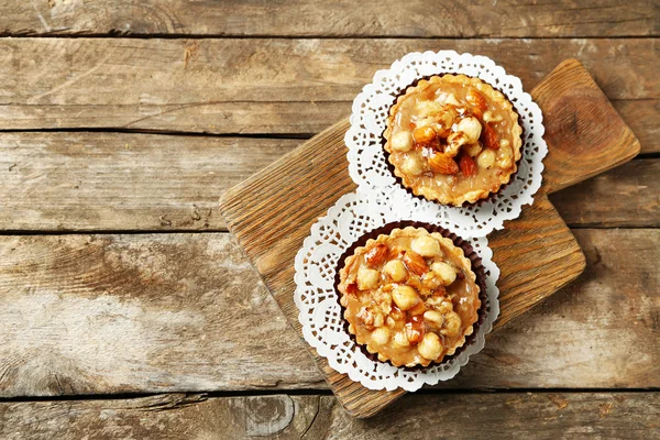 Mini cakes with nuts