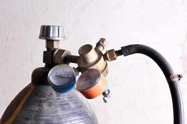 Welding gas cylinder pressure gauge