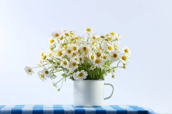 Beautiful bouquet of daisies