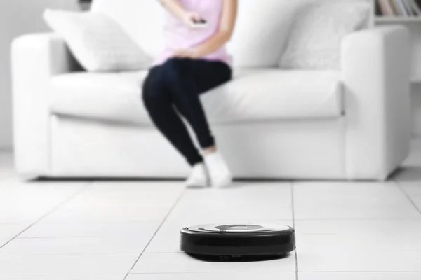 Automatic robotic hoover