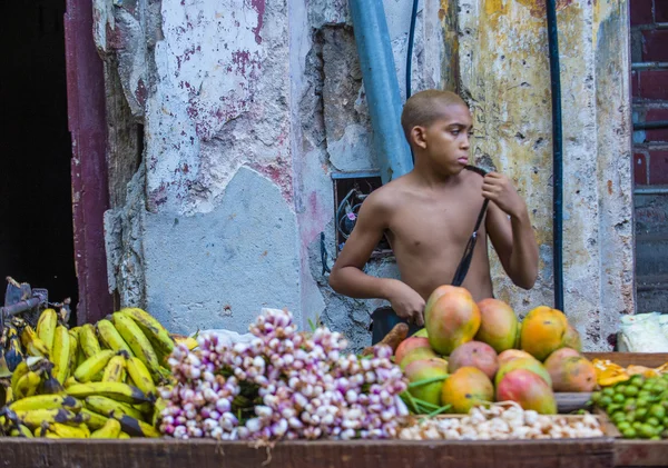 A Cuban fruits seller