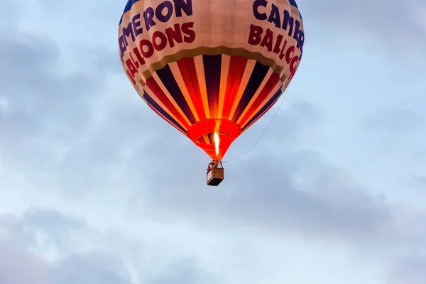 Flying up big balloon