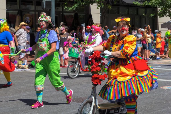 Clowns at the 2015 Portland Grand Floral Parade