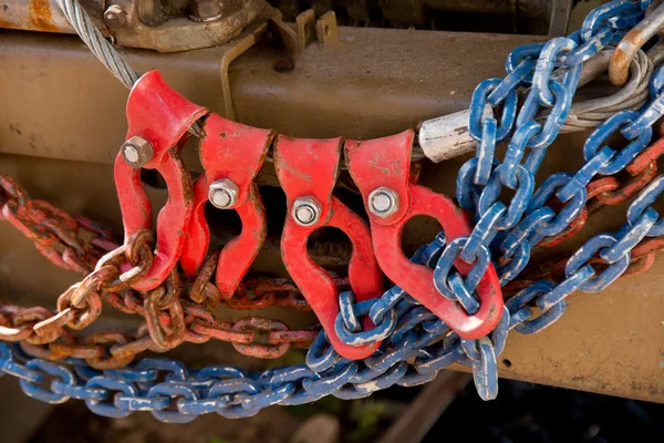 Winch witch chains of trucks