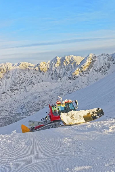 Ratrack at work in Kasprowy Wierch in Zakopane in winter