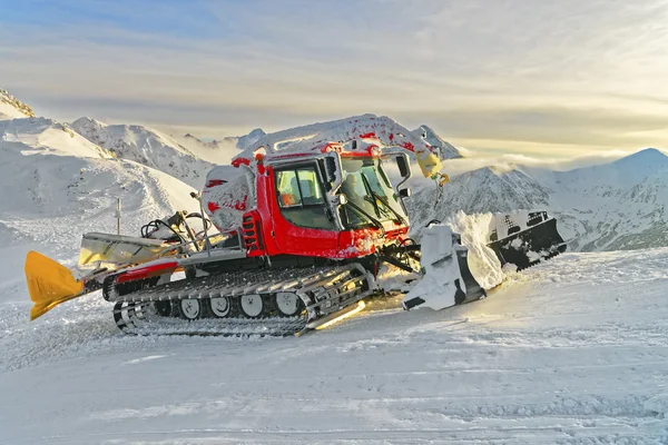 Ratrack at work in Kasprowy Wierch in Zakopane in winter