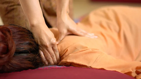 Thai back Massage