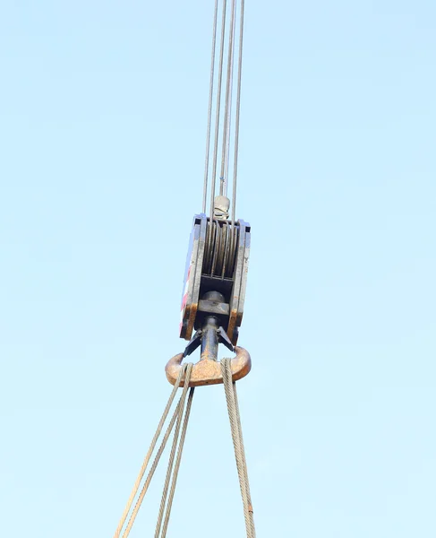 Pulley with sturdy steel cables to lift loads