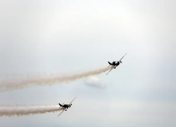 Aircraft with dark smoke from the engine