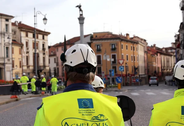 Vicenza, Italy. 10th October, 2015. Civil Protection in action to Contrast to Hydraulic Emergency in the city