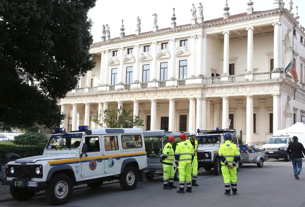 Vicenza, Italy. 10th October, 2015.  Civil Protection in action to Contrast to Hydraulic Emergency in the city