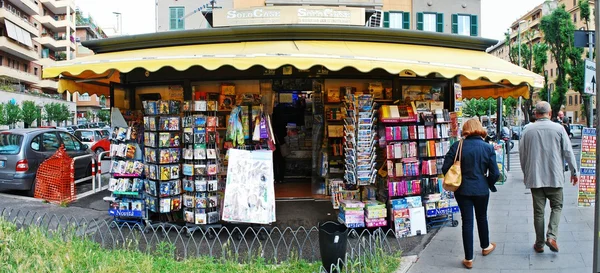 Newspaper sellers in Rome city on May 31, 2014