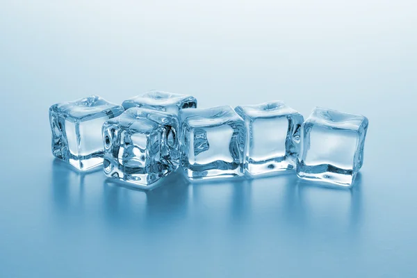 Clear ice cubes