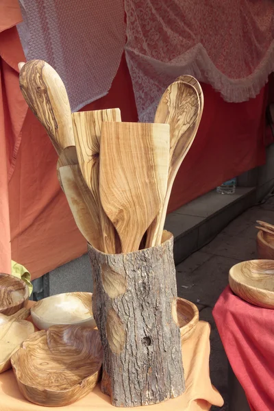 Cookware carved in wood