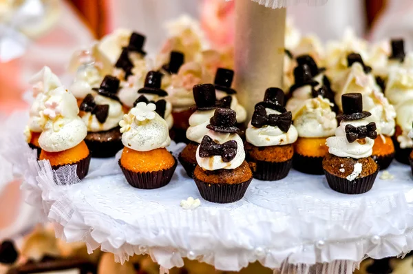Wedding party cupcakes
