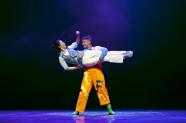 Chinese modern dancers