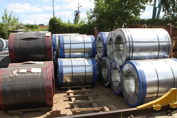 Rolled galvanized steel with polymer coating