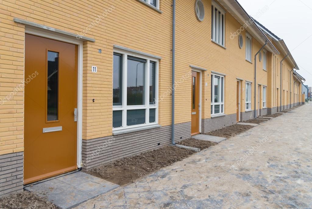 Nuova costruzione case — foto stock © hansenn #92496490 Costruzione casemoderne