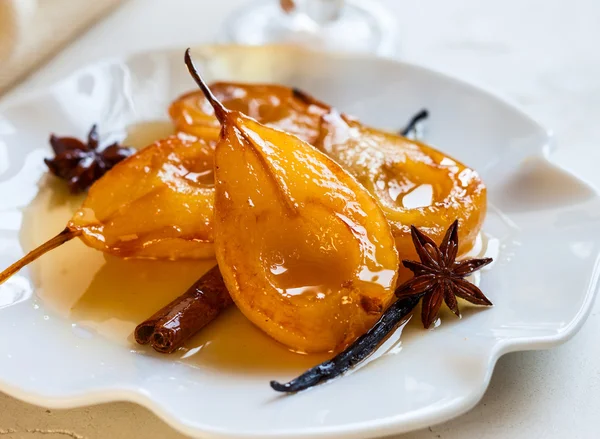 Poached pears with spices