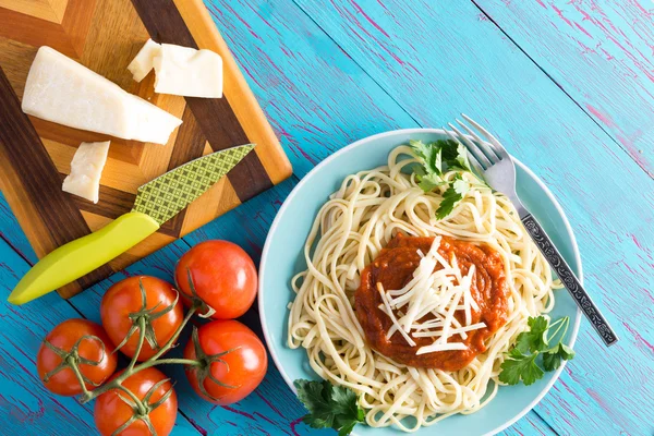 Delicious spaghetti dinner and tomatoes