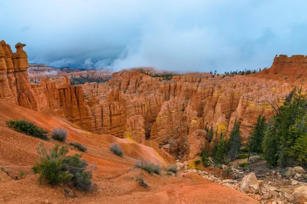 Thick Clouds covering Peek-a-boo loop trail Bryce Canyon