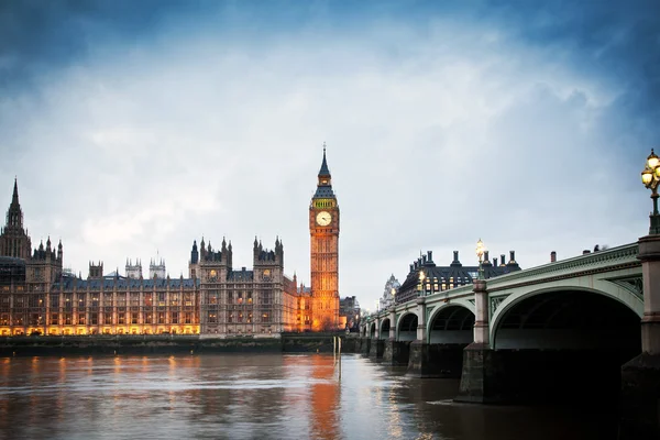 Big Ben Clock Tower and Parliament house at city of westminster,