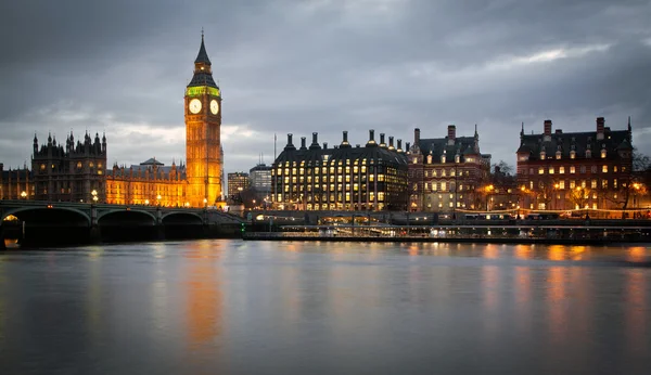 Big Ben Clock Tower and Parliament house at city of westminster,