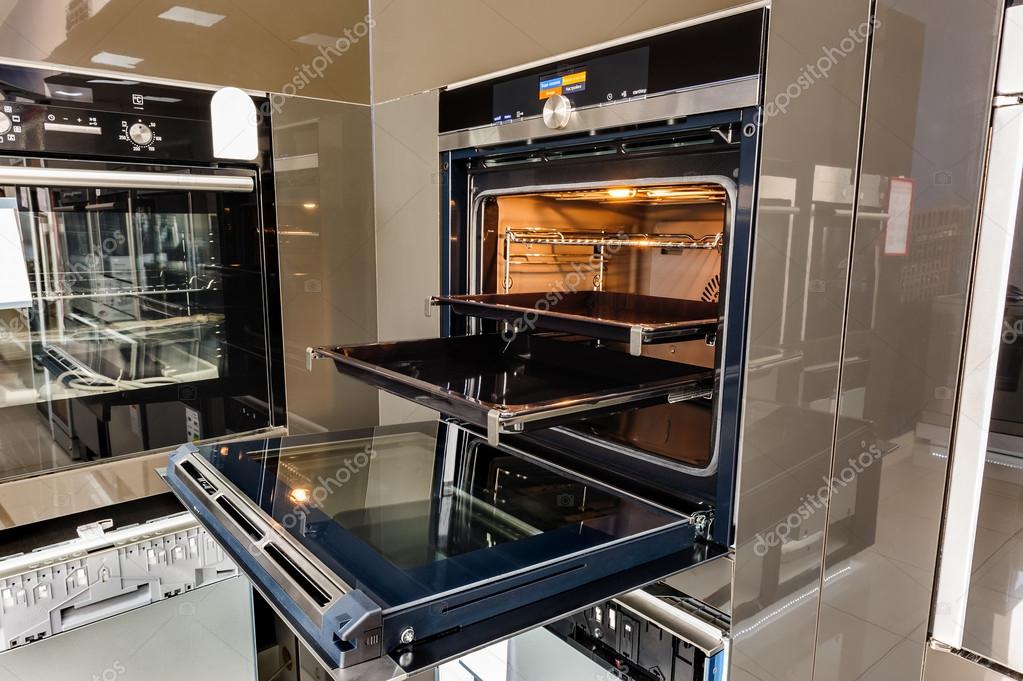 Elektrische oven met deur open — stockfoto © starush #82703500