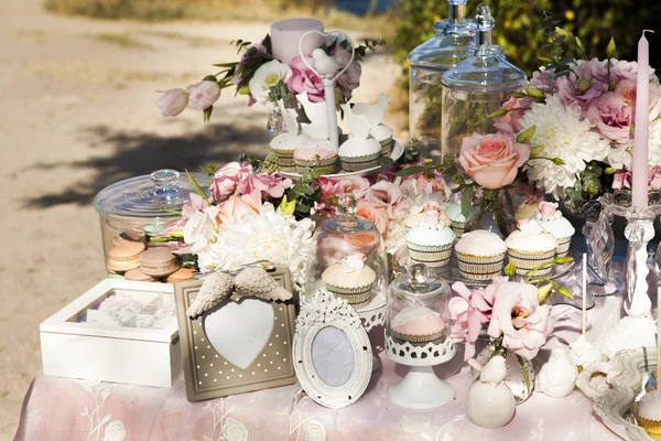 Candy bar wedding summer decor