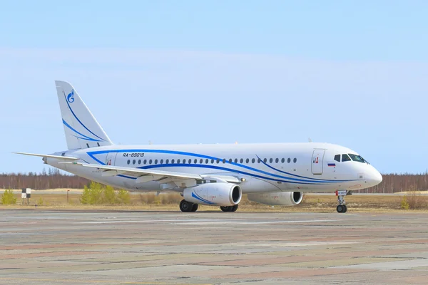 The passenger plane before take-off on Yamal