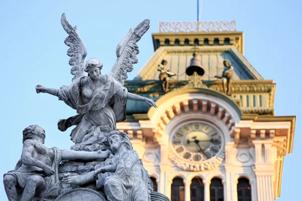 DETAIL OF STATUES TO central SQUARE WITH TrIESTE TOWN HALL IN THE